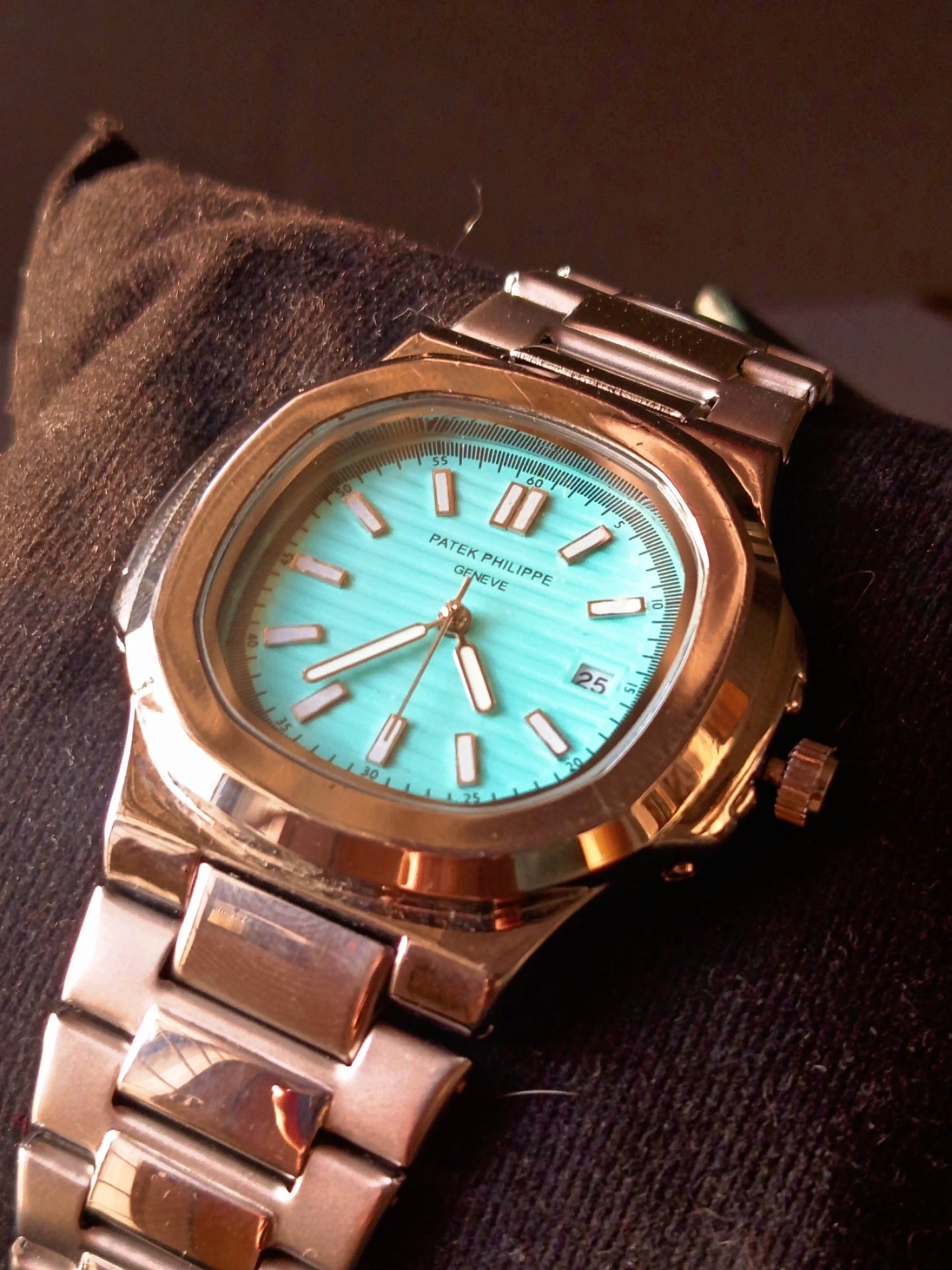 PATEK PHILIPPE (IN GLACIER)