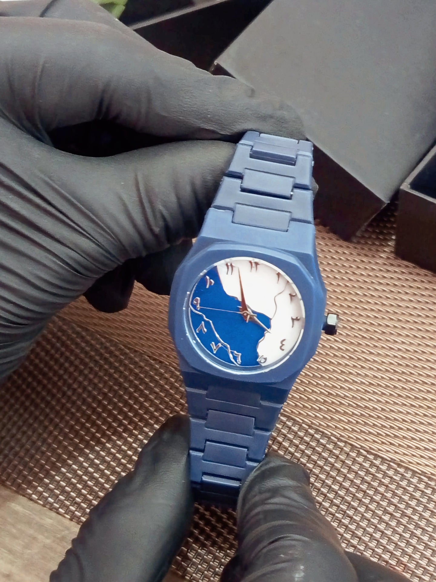 Aura In Two Tone (Blue)